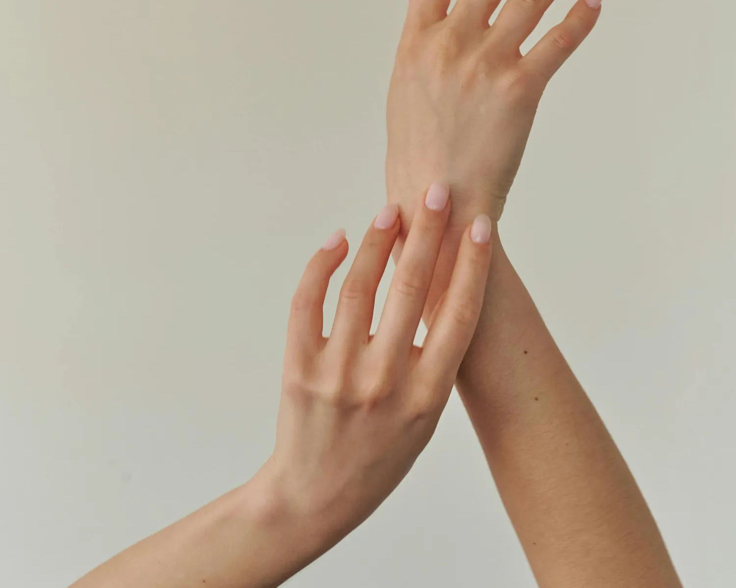 Cuidar tus uñas: lo esencial para que no se rompan y luzcan sanas y fuertes