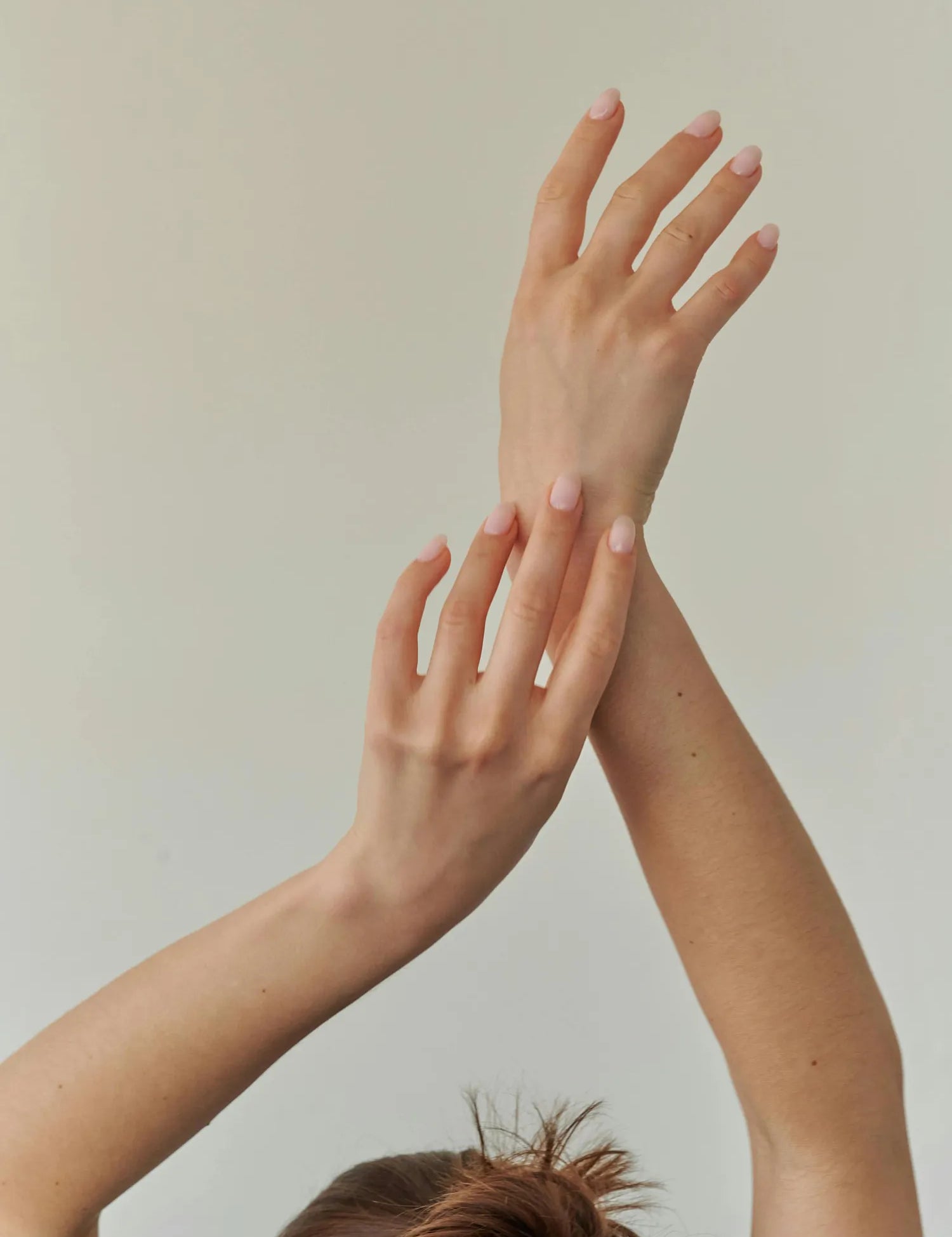 Cuidar tus uñas: lo esencial para que no se rompan y luzcan sanas y fuertes