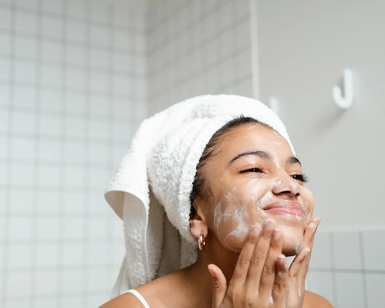 Cuidado facial natural: Consejos y productos para una piel saludable