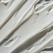 Textura rica y nutritiva de crema hidratante con CBD para el cuidado diario de la piel